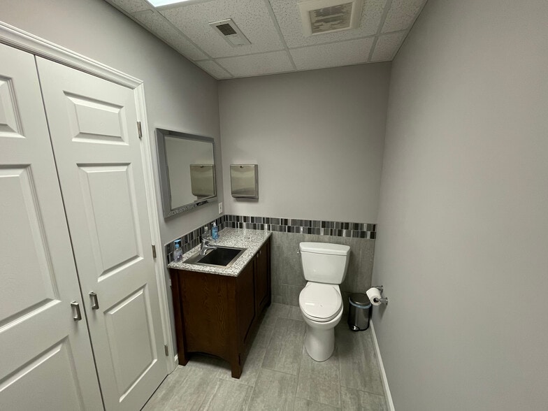 More Photos Of 308 W Rosemary St, Chapel Hill Office For Lease