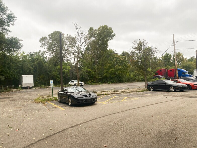 More Photos Of 801-803 Albion Ave, Schaumburg Warehouse For Sale