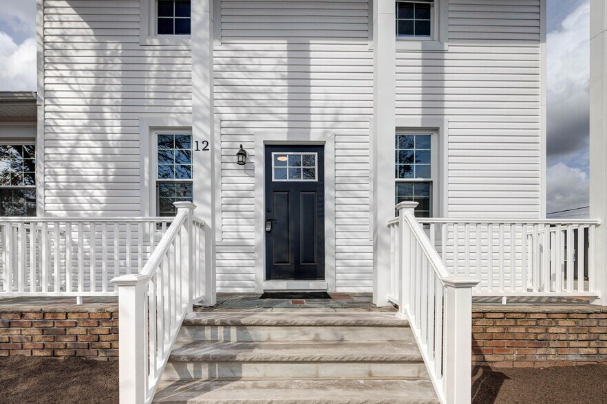 More Photos Of 12 Jansen Ave, Woodbridge Warehouse For Sale