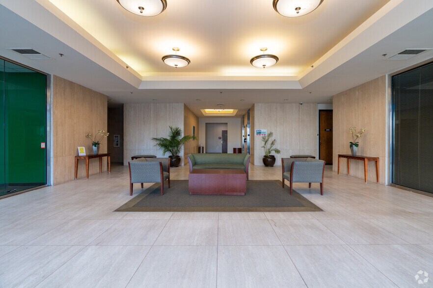 More Photos Of 5060 California Ave, Bakersfield Medical For Lease