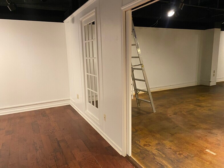 More Photos Of 156 S Main St, High Point General Retail For Lease