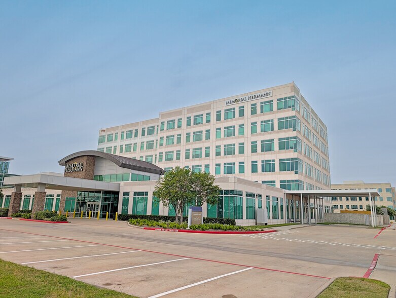 More Photos Of 27700 Highway 290, Cypress Medical For Lease