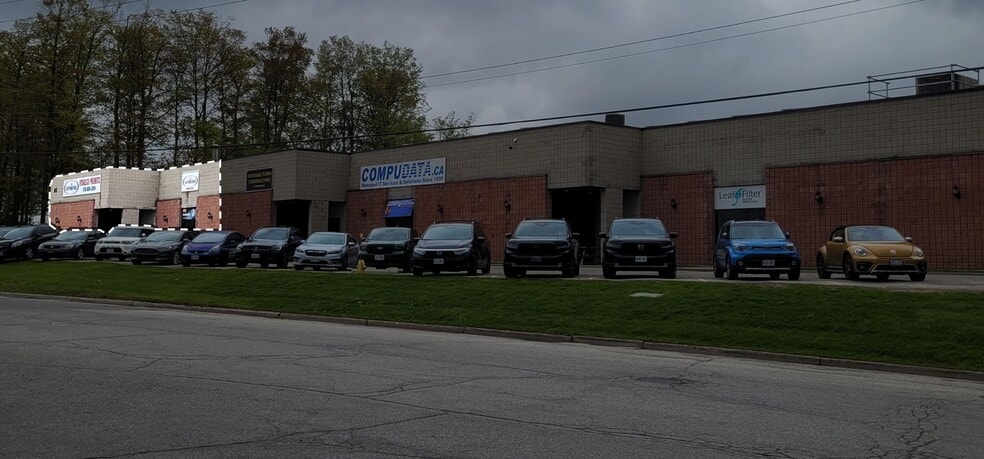 More Photos Of 85 Midpark Rd, London Industrial For Lease