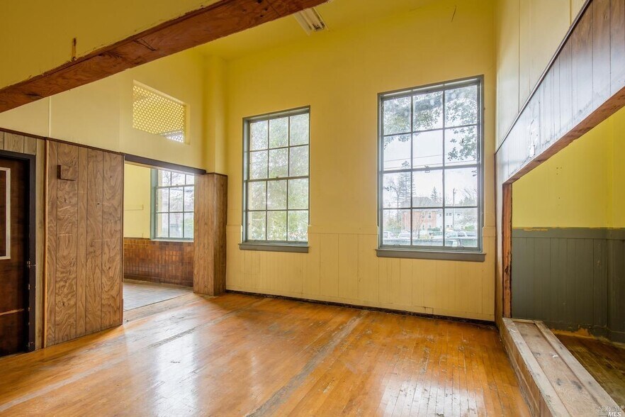 More Photos Of 224 N Oak St, Ukiah Office Residential For Lease