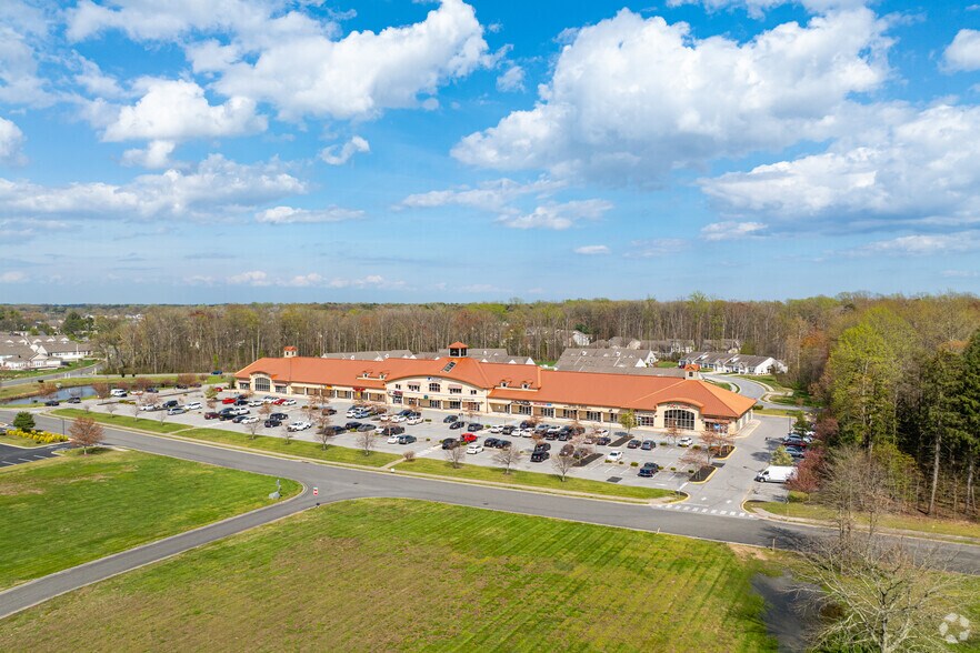 More Photos Of 523 S Red Haven Ln, Dover Freestanding For Sale