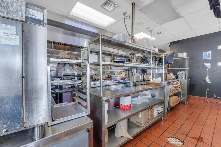More Photos Of 4950 W 12th Ave, Hialeah Restaurant For Sale