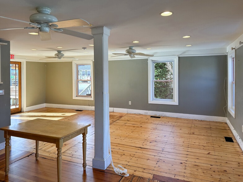 More Photos Of 31 Central Square, Troy Storefront Retail Residential For Lease