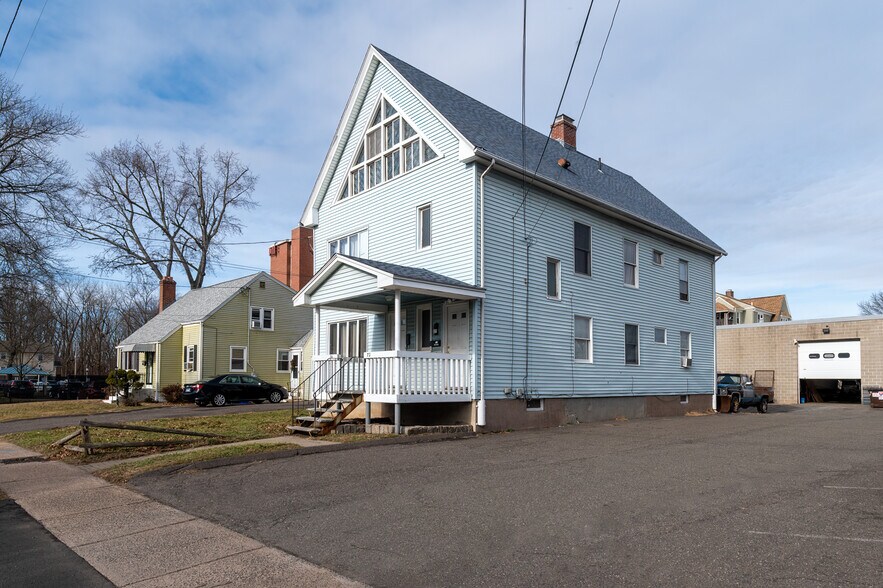 More Photos Of 73-77 Connecticut Blvd, East Hartford Freestanding For Lease
