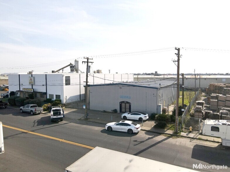More Photos Of 2234 Hoover Ave, Modesto Warehouse For Sale