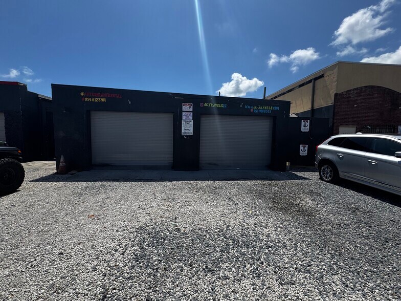 Primary Photo Of 5612 Dewey St, Hollywood Light Manufacturing For Lease