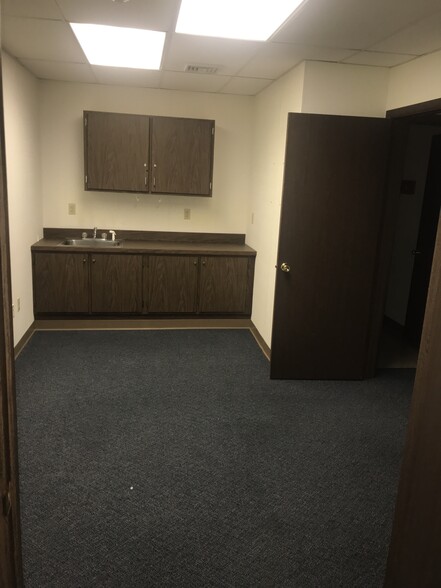 More Photos Of 227 N Jefferson St, New Castle Medical For Sale