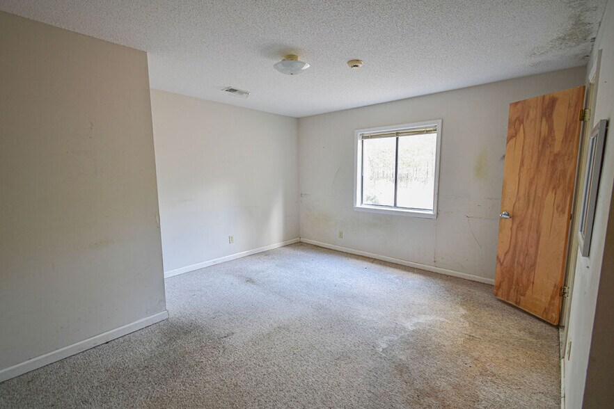 More Photos Of 182 Roberts St W, Salley Medical For Sale