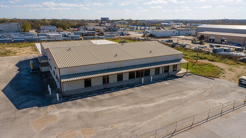 More Photos Of 108 McNutt Rd, Hutto Warehouse For Lease