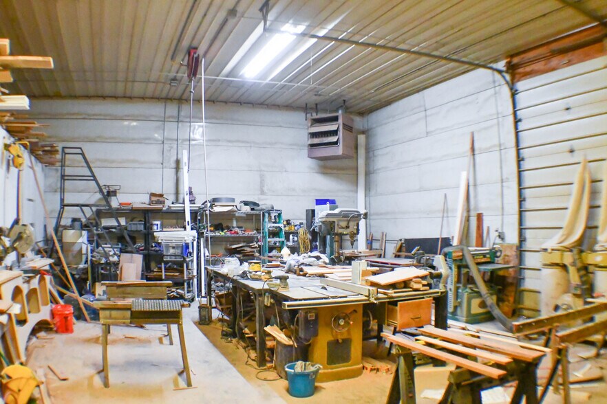 More Photos Of 3000 S 1st St, Clinton Manufacturing For Sale