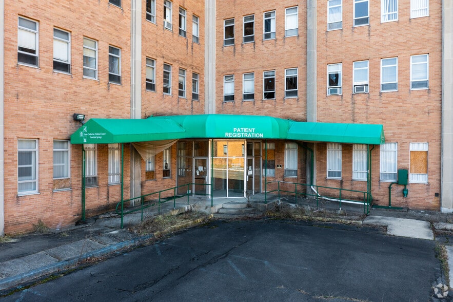 More Photos Of 101 Broad St, Ashland Hospital For Sale