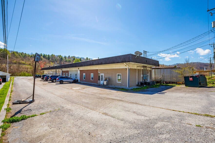 More Photos Of 396 Blue Prince Rd, Bluefield Apartments For Sale