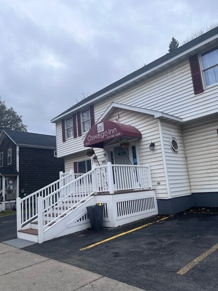 More Photos Of 180 E 10th St, Oswego Hotel For Sale