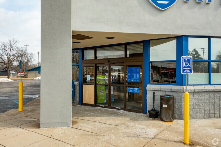 More Photos Of 6026 Lapeer Rd, Burton Storefront Retail Residential For Sale
