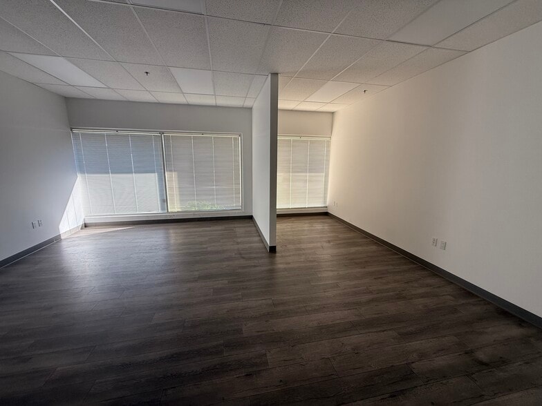 More Photos Of 8929 Oso Ave, Chatsworth Manufacturing For Lease