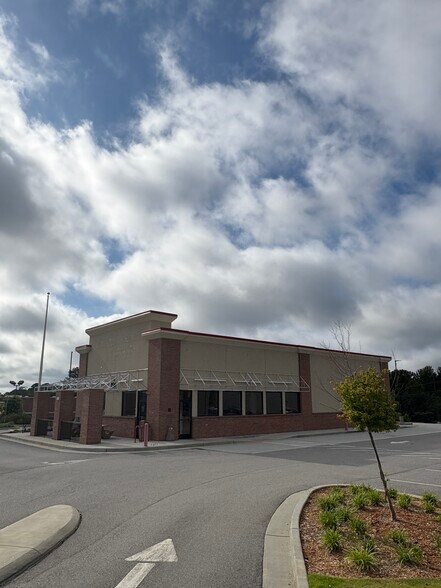 More Photos Of 138 Commerce Ave, Lagrange Fast Food For Sale