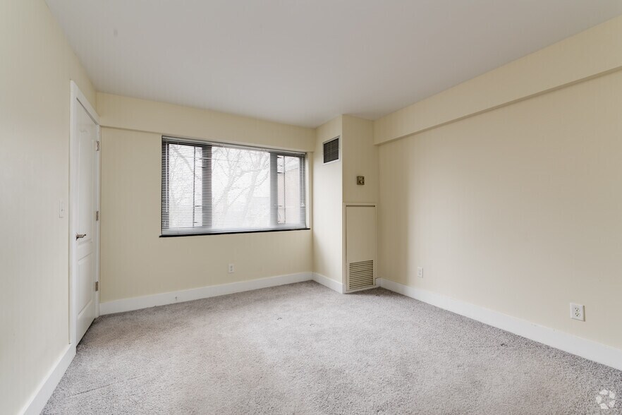 More Photos Of 475 W Lovell St, Kalamazoo Multifamily For Sale