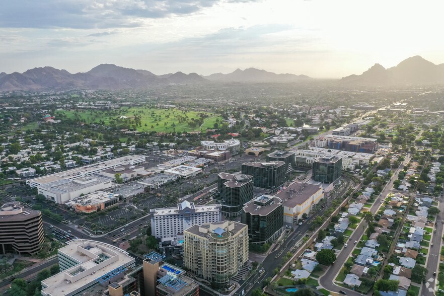 More Photos Of 2415 E Camelback Rd, Phoenix Coworking Space