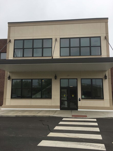 More Photos Of 1 Herald Sq, New Britain Medical For Lease