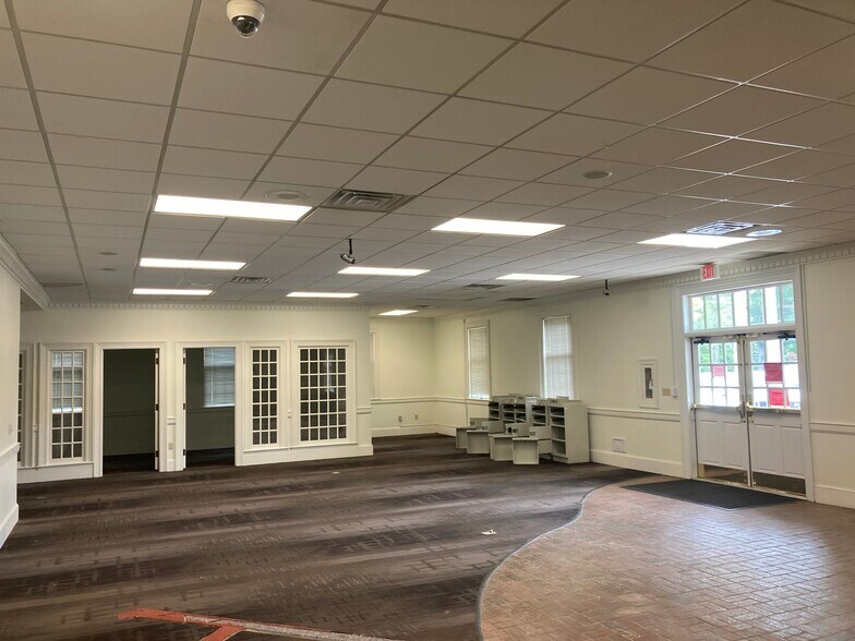 More Photos Of 2950 Union Rd, Gastonia Bank For Lease