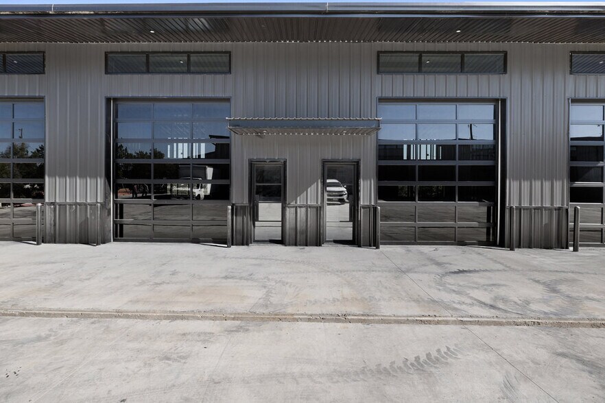 More Photos Of 451 Farrell Rd, Dripping Springs Light Distribution For Sale