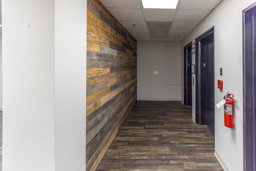 More Photos Of 118-120 W Adams St, Jacksonville Loft Creative Space For Lease