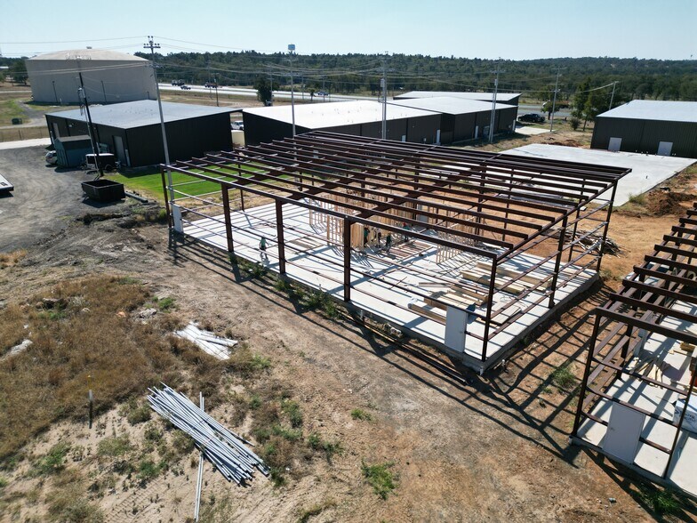 More Photos Of 450 Hwy 290 E, Elgin Light Distribution For Lease