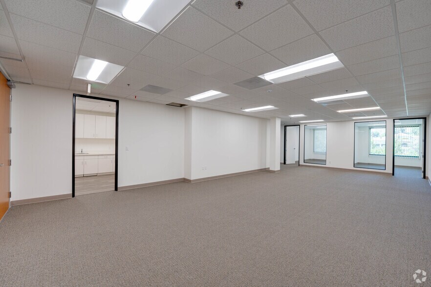More Photos Of 28632 Roadside Dr, Agoura Hills Office For Lease