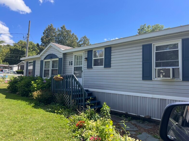 More Photos Of 9698 Campbell Rd, Sauquoit Manufactured Housing Mobile Home Park For Sale
