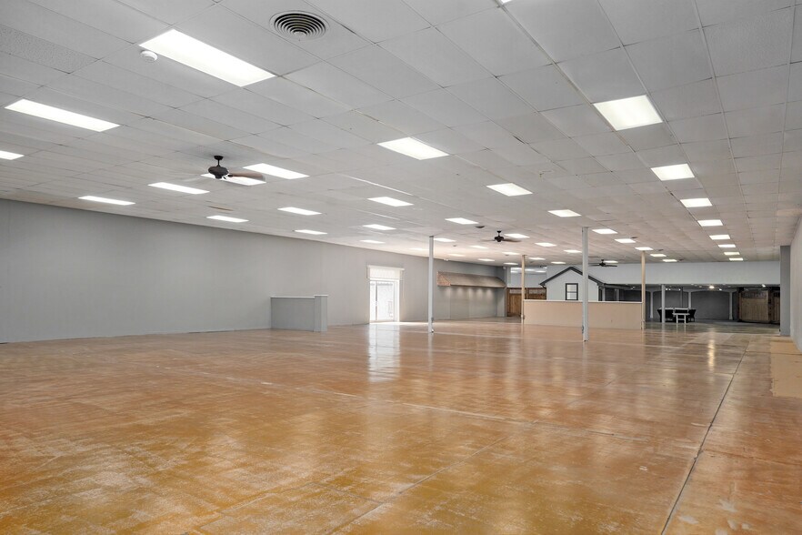 More Photos Of 11966 State Hwy 13, Kimberling City General Retail For Sale