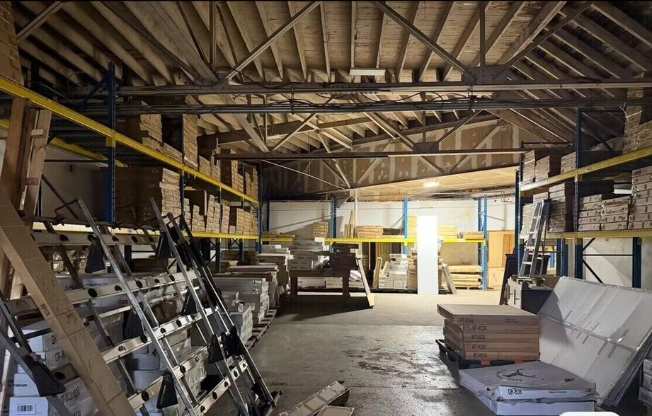 More Photos Of 42-52 Federal ave, Quincy Manufacturing For Sale