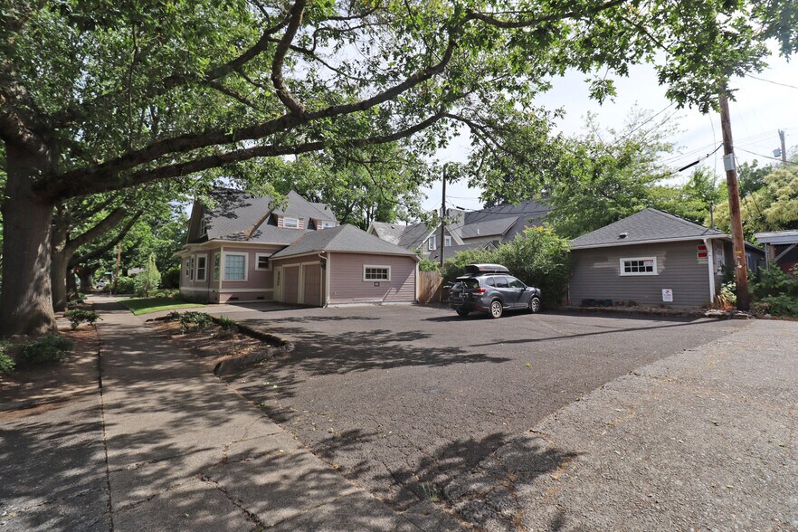More Photos Of 292 W 12th Ave, Eugene Office For Sale