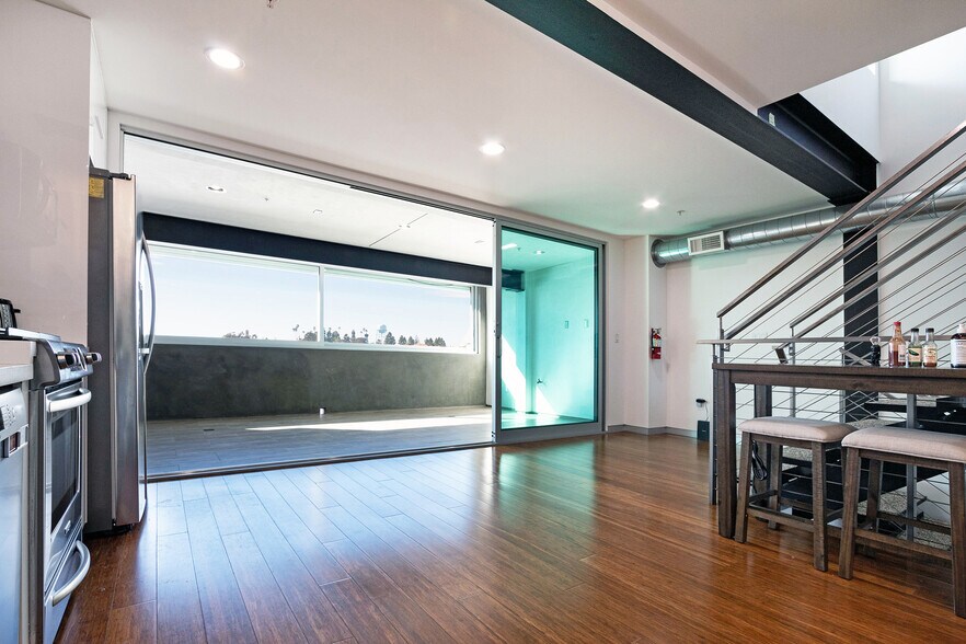 More Photos Of 227 California St, El Segundo Loft Creative Space For Lease