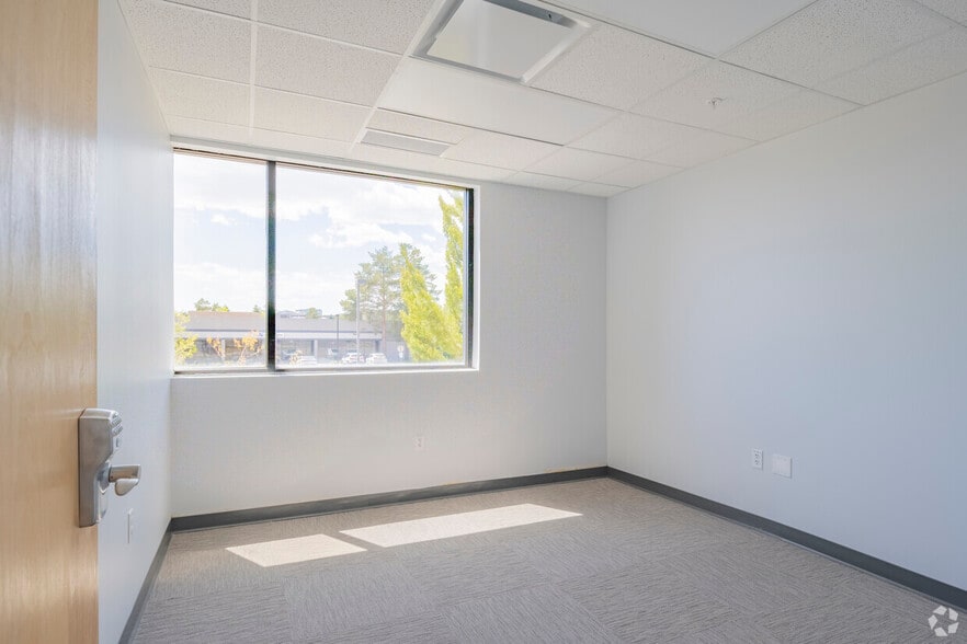 More Photos Of 10949 E Peakview Ave, Englewood Manufacturing For Lease