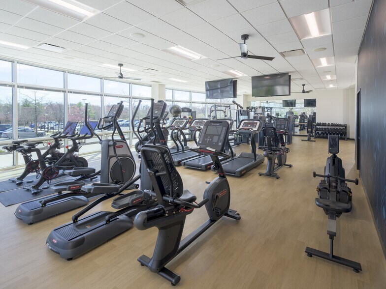 More Photos Of 6841 Benjamin Franklin Dr, Columbia Office For Lease