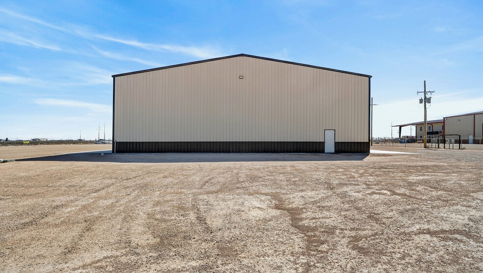 More Photos Of 16510 W Basin St, Odessa Warehouse For Sale