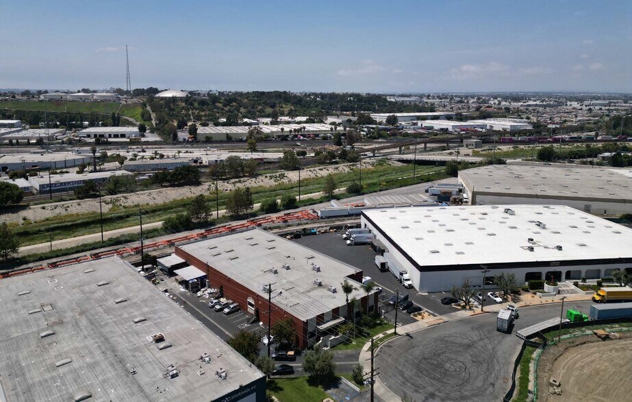 More Photos Of 2811 E Ana St, Rancho Dominguez Warehouse For Sale