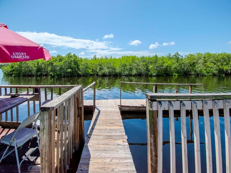 More Photos Of 1761 Beckett Way & US Highway 19, Tarpon Springs Bar For Sale