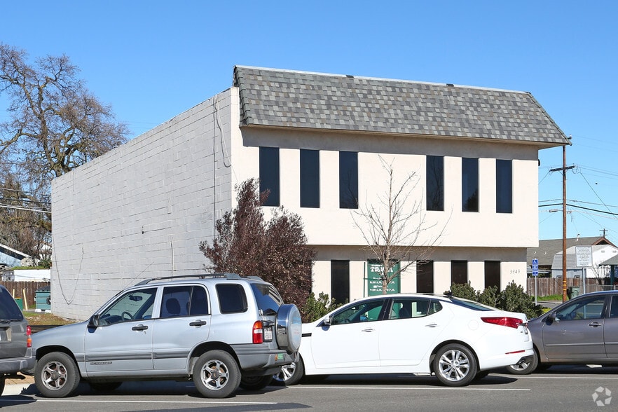 More Photos Of 3343 Santa Fe St, Riverbank Office For Lease