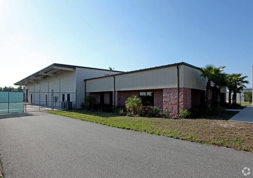 More Photos Of 1903 Greenleaf Ln, Leesburg Warehouse For Lease