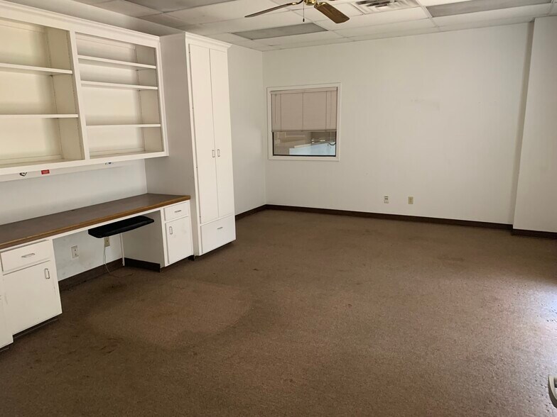 More Photos Of 4935 Whitehurst Dr, Longview Industrial For Sale