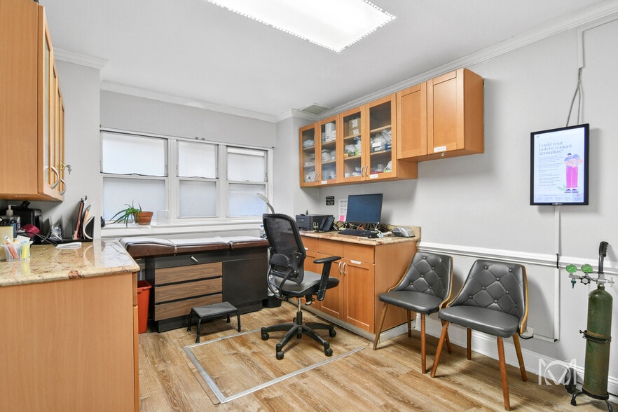 More Photos Of 120 E 36th St, New York Medical For Sale