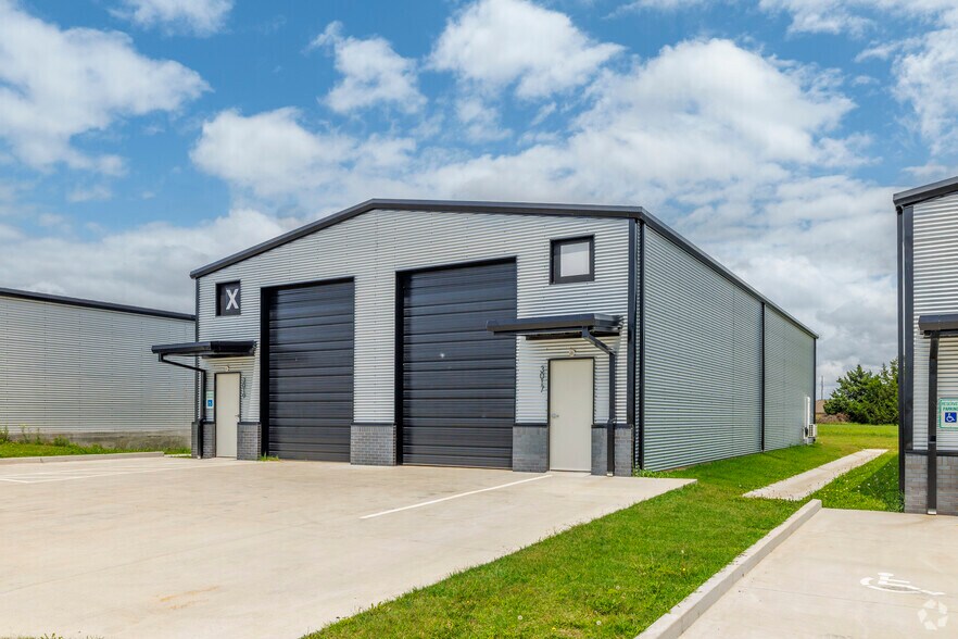 More Photos Of 3017-3019 N Park Dr, Stillwater Warehouse For Sale