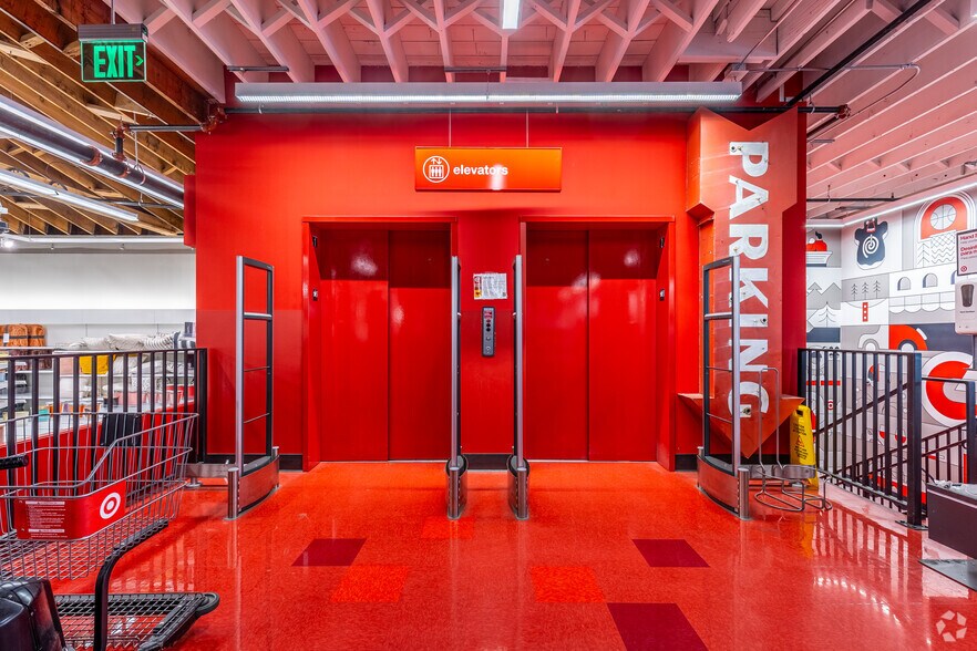More Photos Of 3031 SE Powell Blvd, Portland Freestanding For Lease