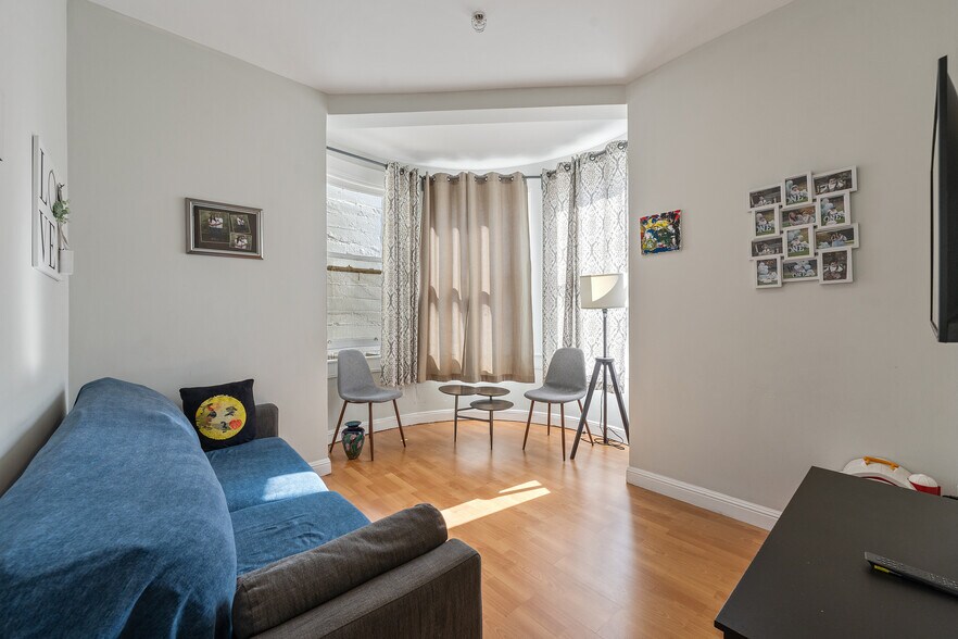 More Photos Of 135-139 8th St, San Francisco Apartments For Sale