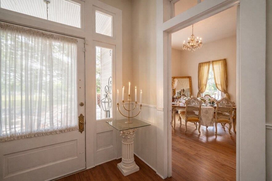 More Photos Of 5800 England Dr, Alexandria Specialty For Sale